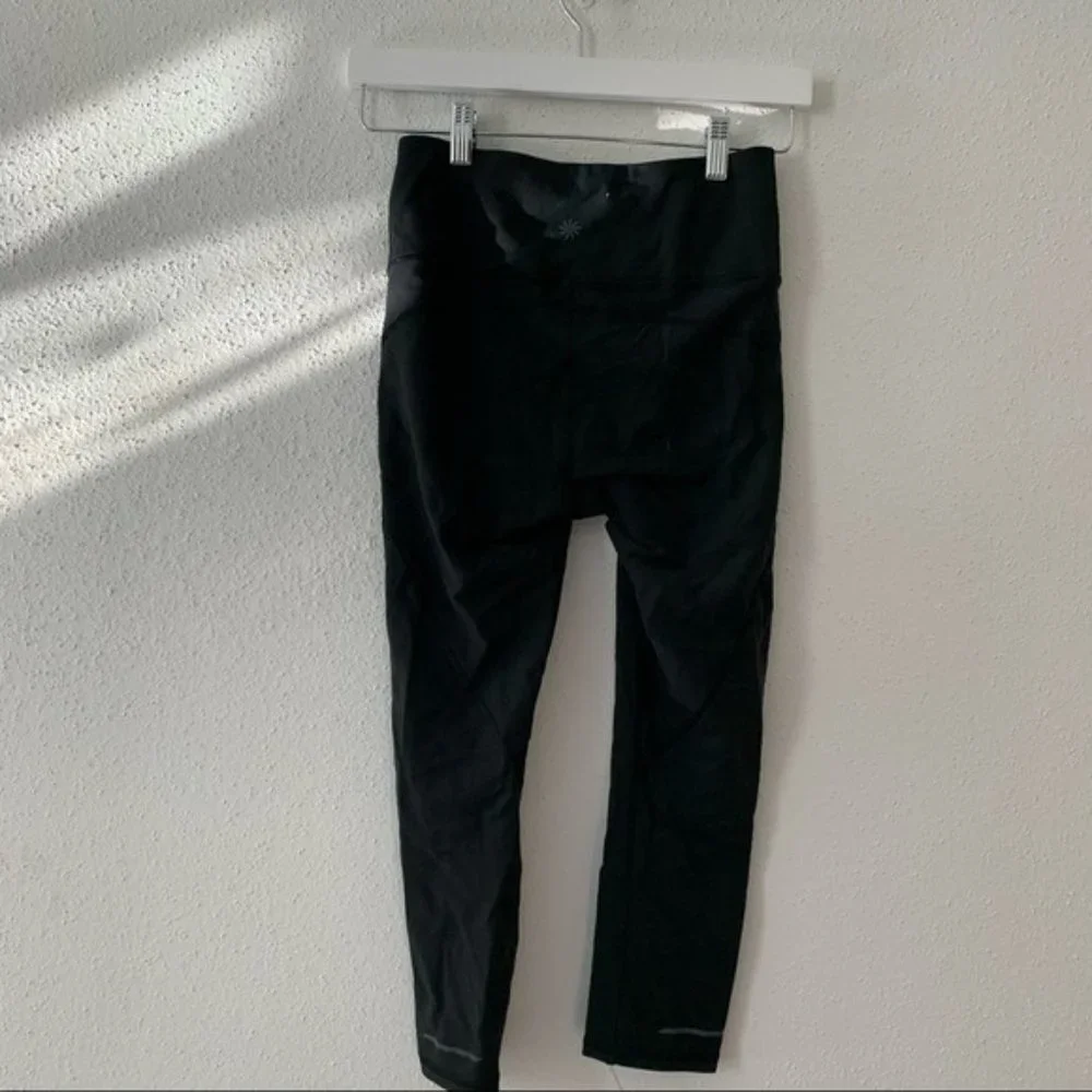 Athleta Stealth Sculptek Capri Legging Black - Picture 2 of 5